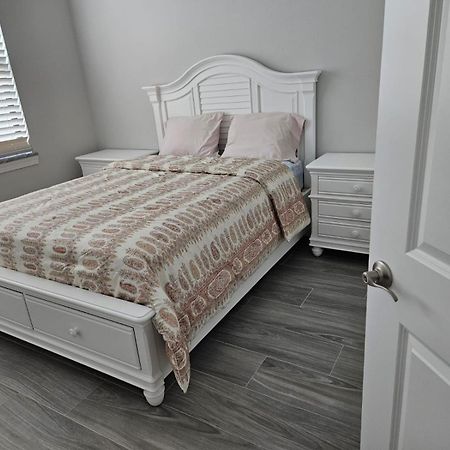 קייפ קורל Newly Built Villa Ballerina With Heated Pool And Incredible View Into Beautiful Arrowheadcanal מראה חיצוני תמונה