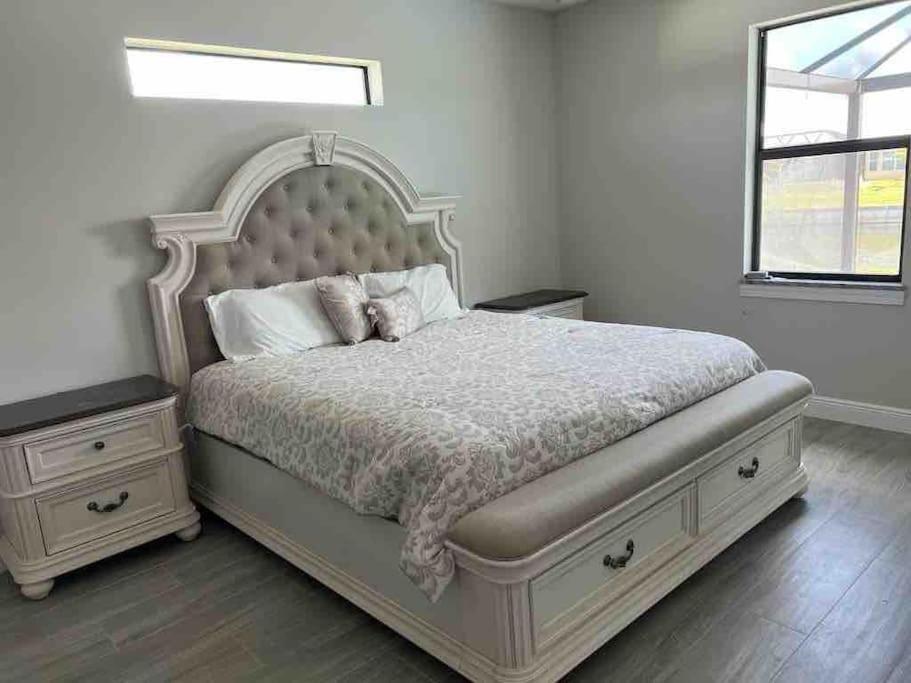 קייפ קורל Newly Built Villa Ballerina With Heated Pool And Incredible View Into Beautiful Arrowheadcanal מראה חיצוני תמונה