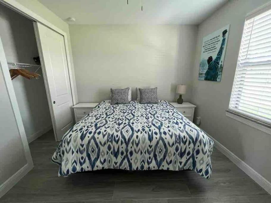 קייפ קורל Newly Built Villa Ballerina With Heated Pool And Incredible View Into Beautiful Arrowheadcanal מראה חיצוני תמונה